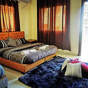 Huwari Apartment's العقبة